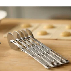 Blomsterbergs Dejspore med 5 hjul Stål