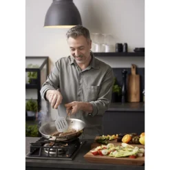 New By Tareq Taylor Ellen Stegepande Stål