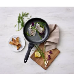 Sale HOLM Serveringsbræt Akacie