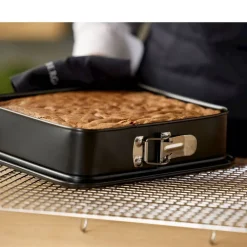 Blomsterbergs Springform kvadrat Sort